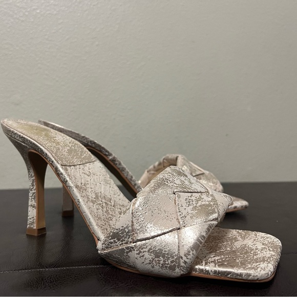 Vince Camuto Brelanie Braided Strap Sandal In Metallic Golden Natural Size 8.5 - Picture 5 of 11